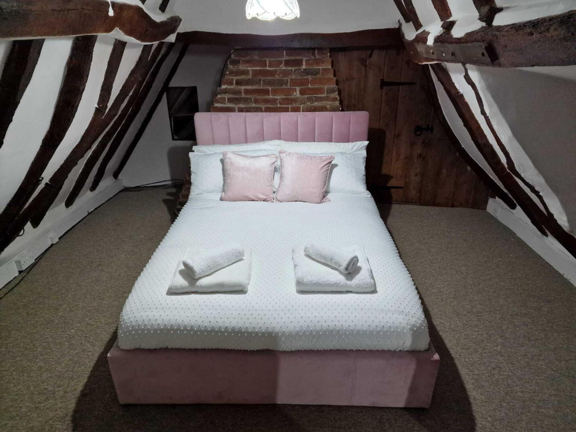 Two Bedroom Grade Ll Cottage At Az Luxury Stays Honey Horsefield With Wifi And Free Parking Hundon Eksteriør bilde